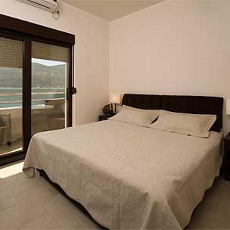 Apartments Twins تْشيرسيك نوفي الغرفة الصورة